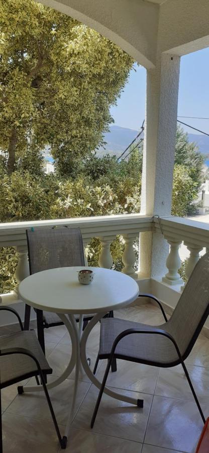 شقة To Spiti Tis Eirinis Poros Town المظهر الخارجي الصورة